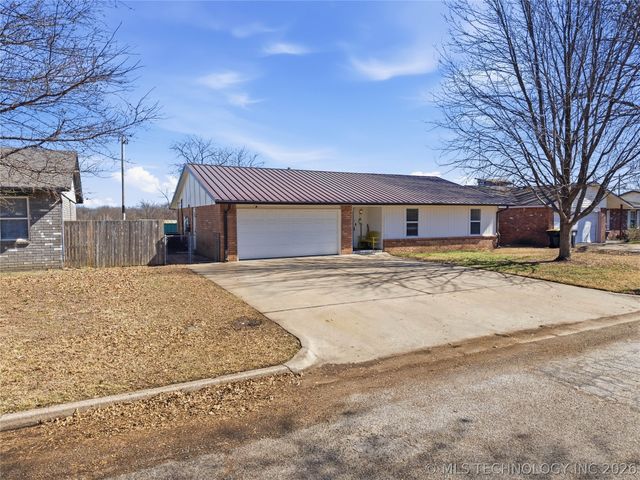 13653 Hickory Place, Glenpool, OK 74033