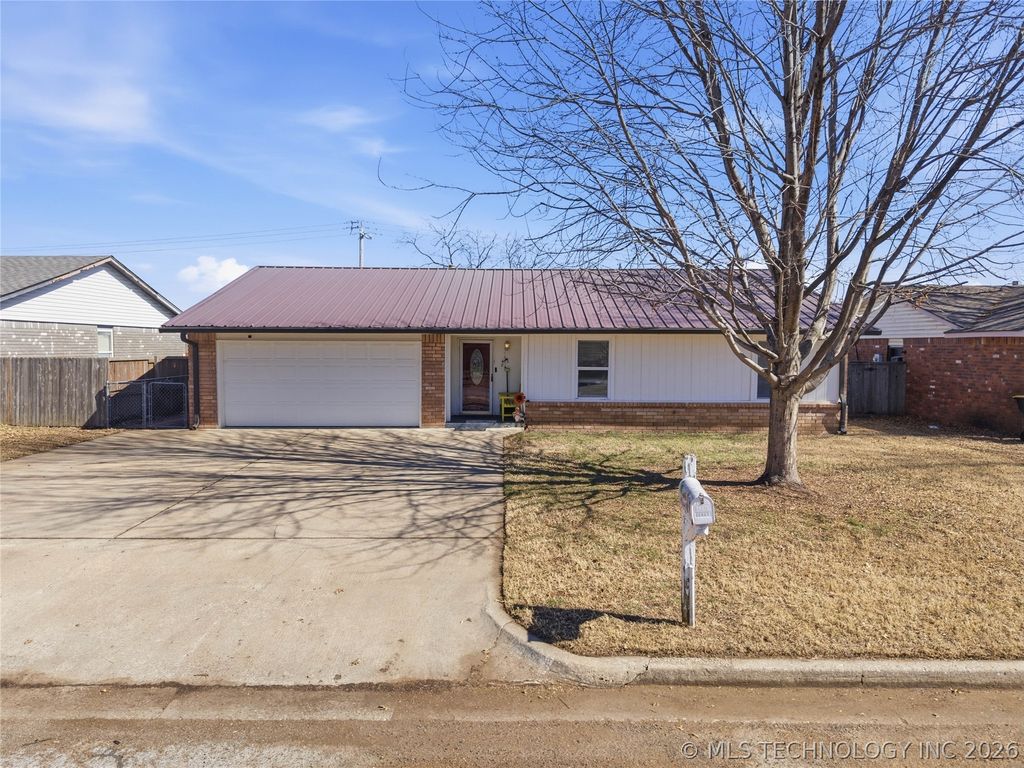 13653 Hickory Place, Glenpool, OK 74033