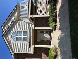 12200 Chesapeake Circle 133, Commerce Twp, MI 48390