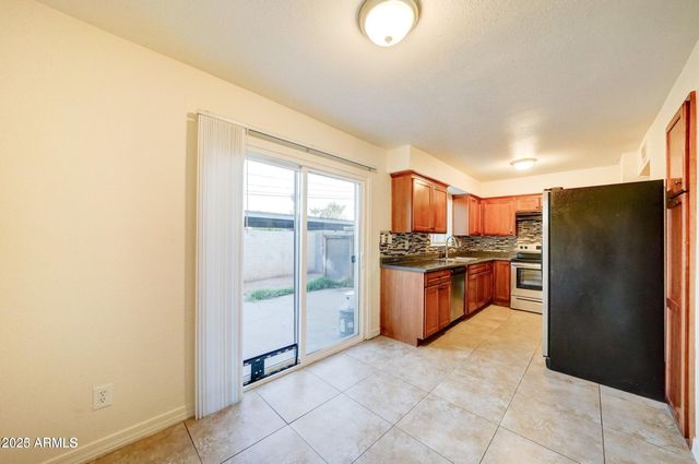 3605 W BETHANY HOME Road 17, Phoenix, AZ 85019