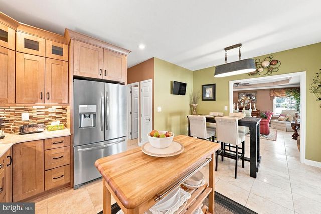 218 MAXWELL AVE., East Windsor, NJ 08520