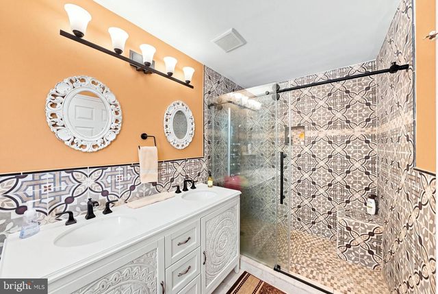 218 MAXWELL AVE., East Windsor, NJ 08520