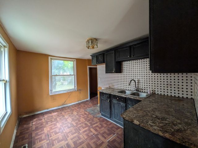 11833 S HARVARD Avenue, Chicago, IL 60628