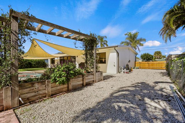 1510 Carandis Circle, Lake Clarke Shores, FL 33406