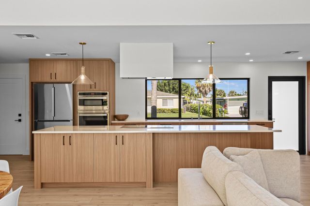 1510 Carandis Circle, Lake Clarke Shores, FL 33406