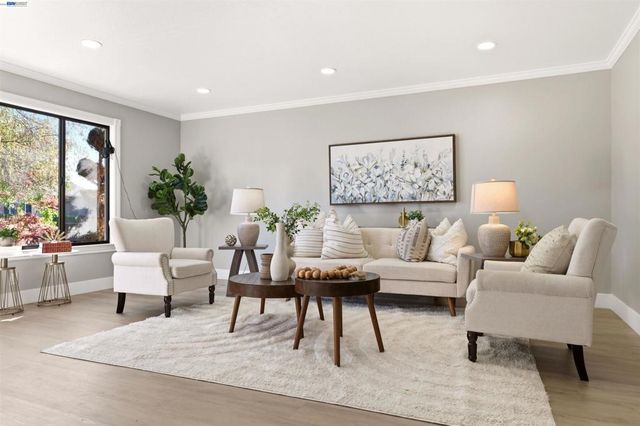 7060 Allegheny Dr, Dublin, CA 94568