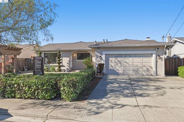 7060 Allegheny Dr, Dublin, CA 94568