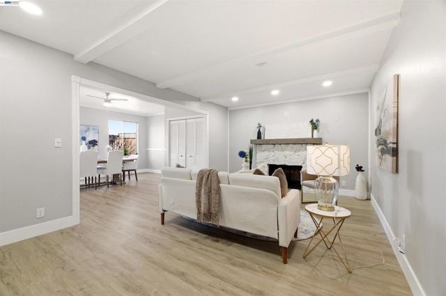 7060 Allegheny Dr, Dublin, CA 94568