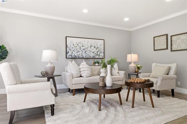 7060 Allegheny Dr, Dublin, CA 94568