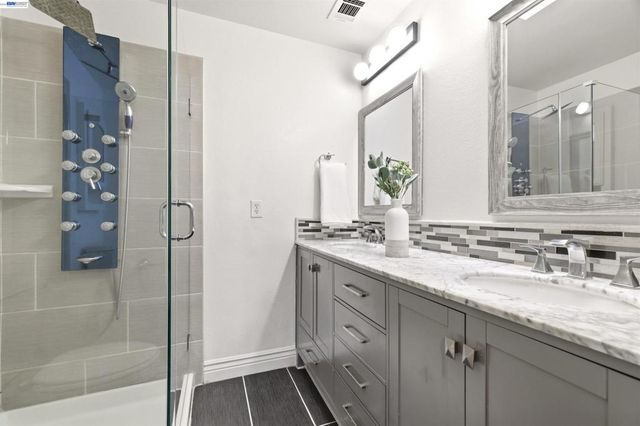 7060 Allegheny Dr, Dublin, CA 94568