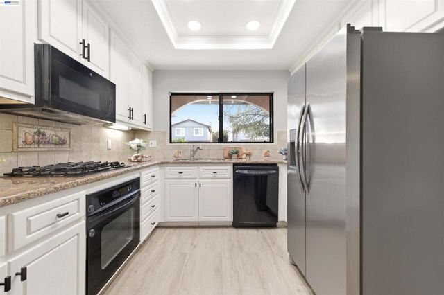 7060 Allegheny Dr, Dublin, CA 94568