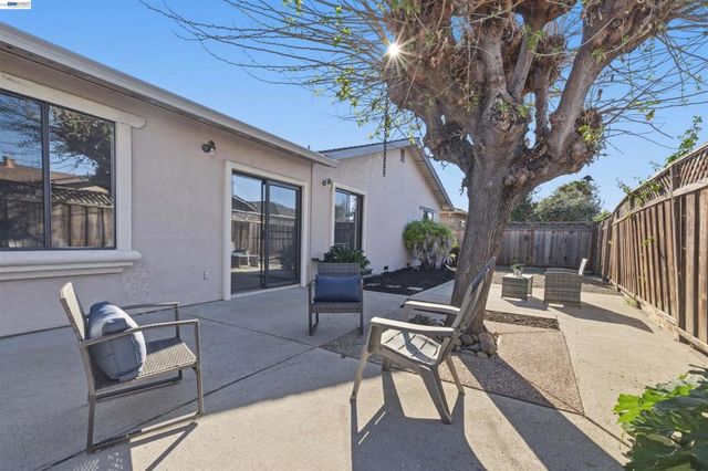 7060 Allegheny Dr, Dublin, CA 94568