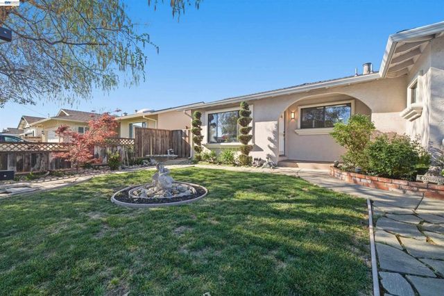 7060 Allegheny Dr, Dublin, CA 94568