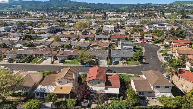 7060 Allegheny Dr, Dublin, CA 94568