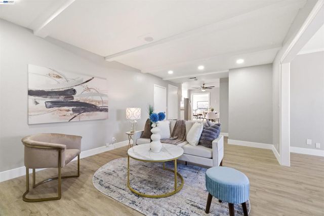 7060 Allegheny Dr, Dublin, CA 94568