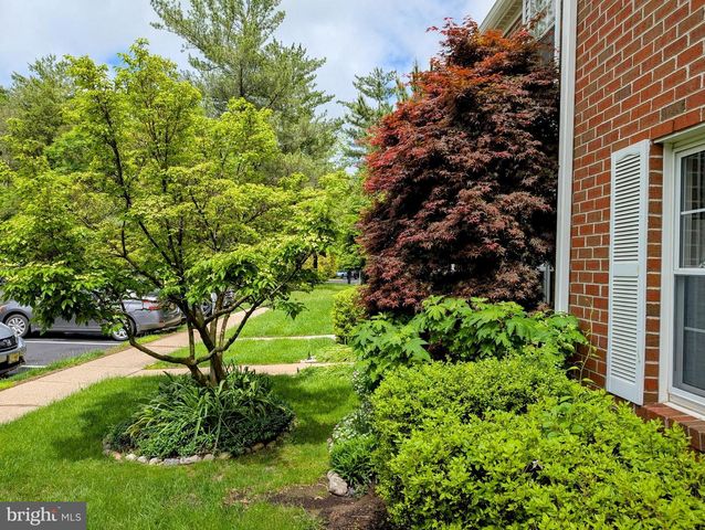 23 VIBURNUM, Lawrence Township, NJ 08648