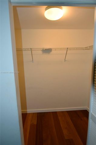 325 S Biscayne Blvd 3822, Miami, FL 33131