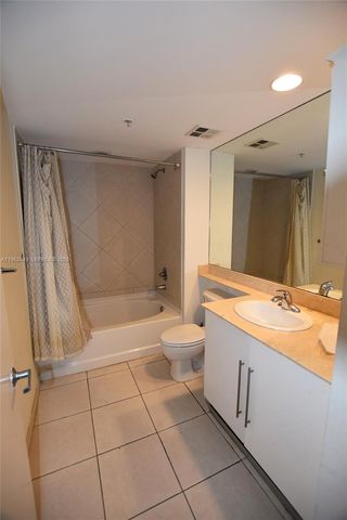 325 S Biscayne Blvd 3822, Miami, FL 33131