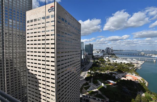 325 S Biscayne Blvd 3822, Miami, FL 33131