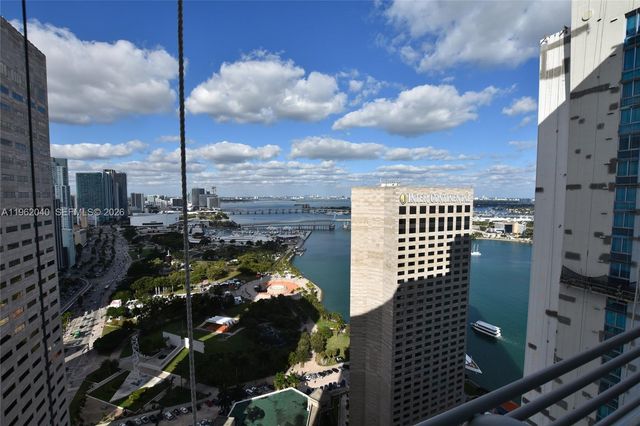 325 S Biscayne Blvd 3822, Miami, FL 33131