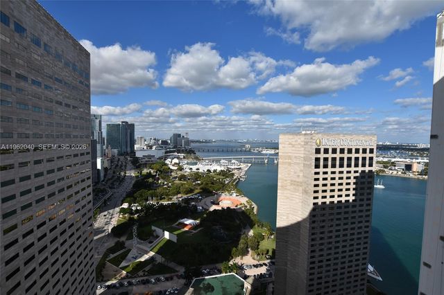 325 S Biscayne Blvd 3822, Miami, FL 33131