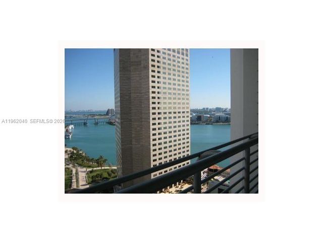 325 S Biscayne Blvd 3822, Miami, FL 33131