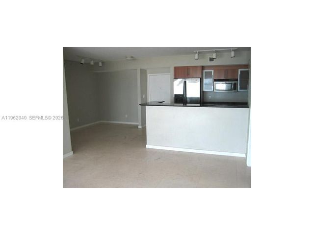 325 S Biscayne Blvd 3822, Miami, FL 33131