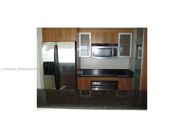 325 S Biscayne Blvd 3822, Miami, FL 33131
