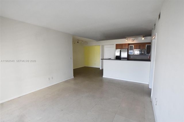 325 S Biscayne Blvd 3822, Miami, FL 33131