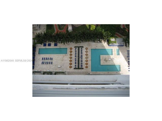 325 S Biscayne Blvd 3822, Miami, FL 33131