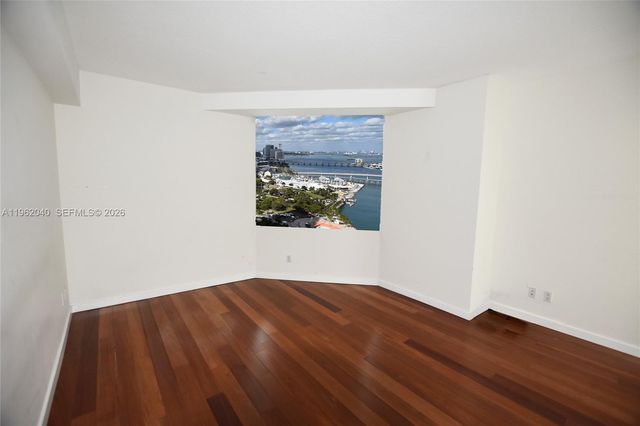 325 S Biscayne Blvd 3822, Miami, FL 33131