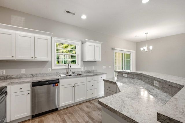 160 Baylee Circle, Galivants Ferry, SC 29544