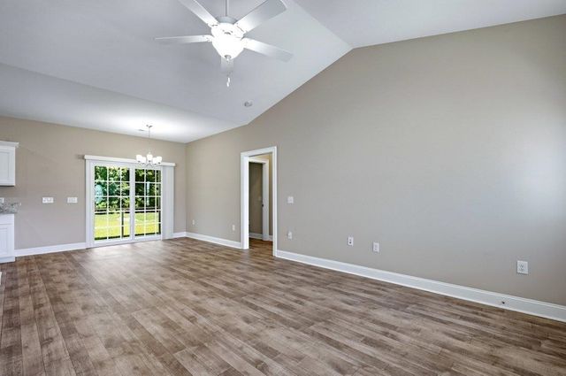 160 Baylee Circle, Galivants Ferry, SC 29544