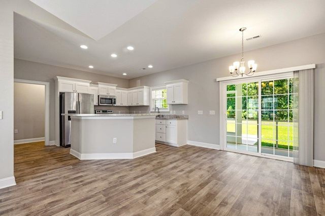 160 Baylee Circle, Galivants Ferry, SC 29544
