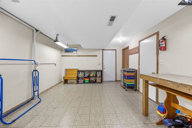 541 Amhurst, Iowa City, IA 52245