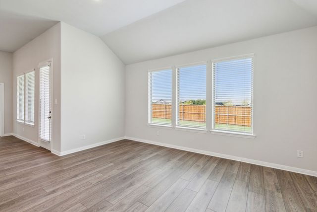 724 Metallic Tree Lane, Van Alstyne, TX 75495