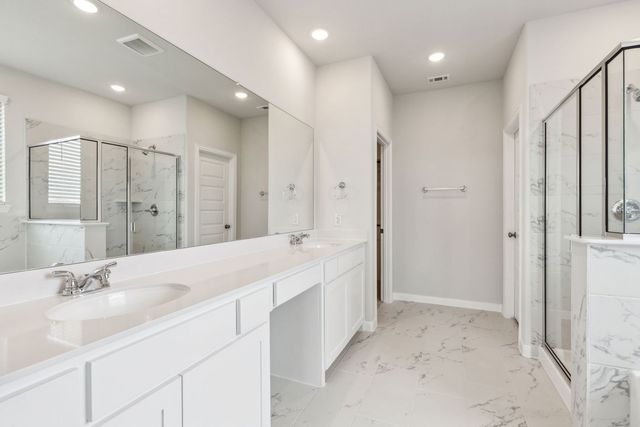 724 Metallic Tree Lane, Van Alstyne, TX 75495