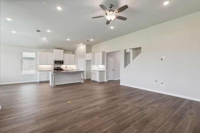 724 Metallic Tree Lane, Van Alstyne, TX 75495