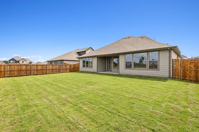 724 Metallic Tree Lane, Van Alstyne, TX 75495