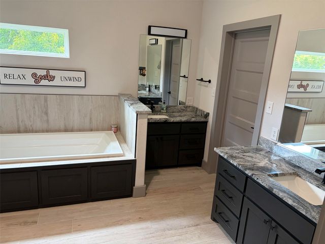 410 S Wickham Street, Alvord, TX 76225