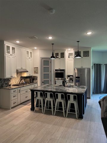 410 S Wickham Street, Alvord, TX 76225