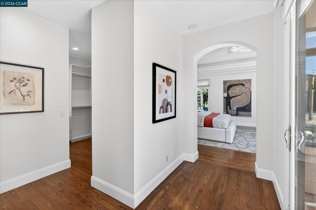 1 Gardiner Ct, Orinda, CA 94563