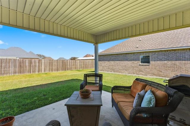 1800 Poeyfarre Drive, Lake Charles, LA 70611