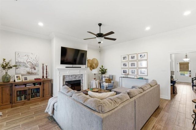 1800 Poeyfarre Drive, Lake Charles, LA 70611