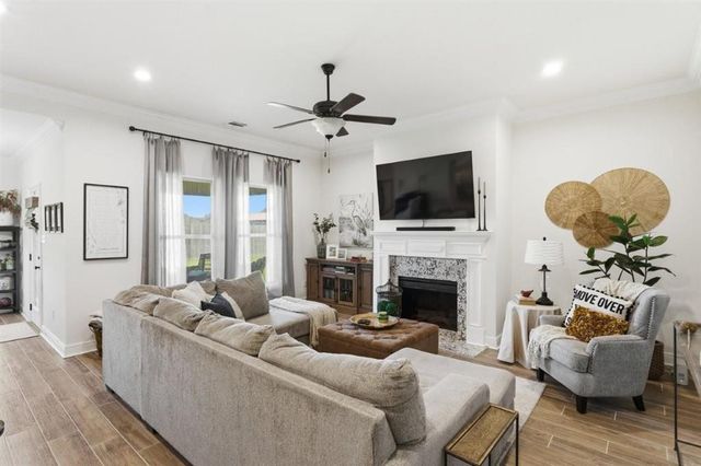 1800 Poeyfarre Drive, Lake Charles, LA 70611