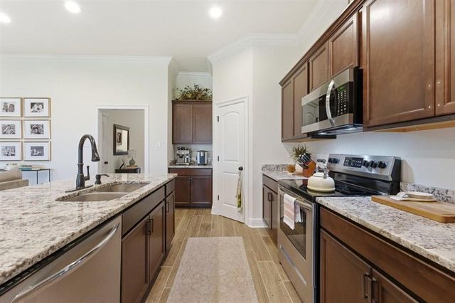 1800 Poeyfarre Drive, Lake Charles, LA 70611