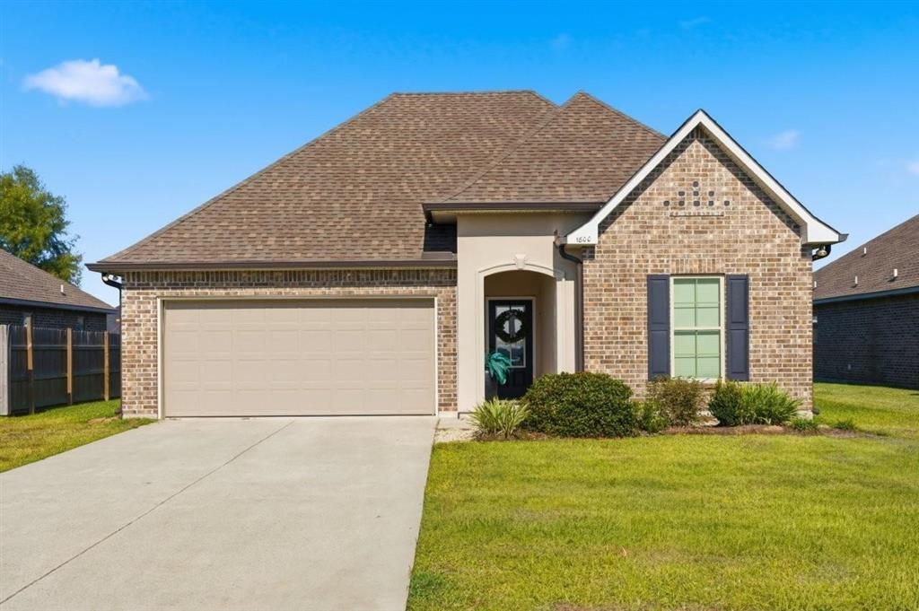 1800 Poeyfarre Drive, Lake Charles, LA 70611