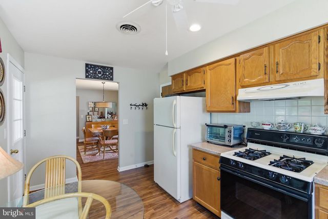 60 WHITMORE DR, Toms River, NJ 08757