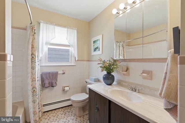 60 WHITMORE DR, Toms River, NJ 08757