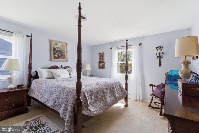 60 WHITMORE DR, Toms River, NJ 08757